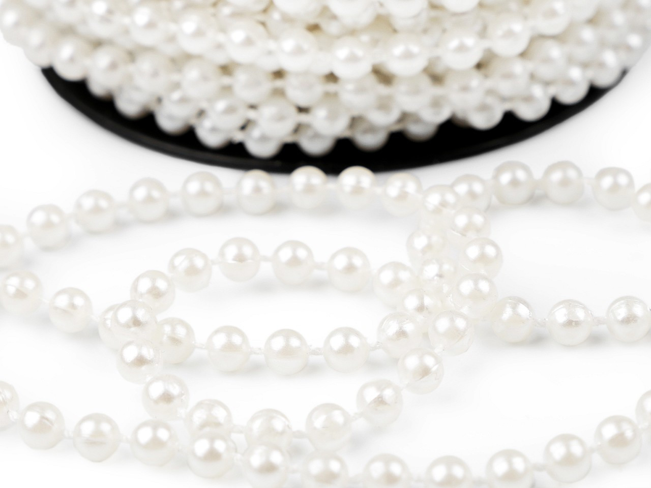 Perlový řetěz Ø5 mm, barva 3 perlová
