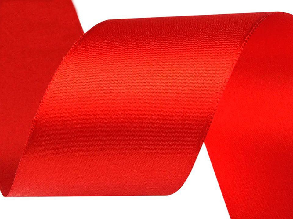 Atlasová stuha oboulící svazky po 5 m šíře 50 mm, barva 620 červená