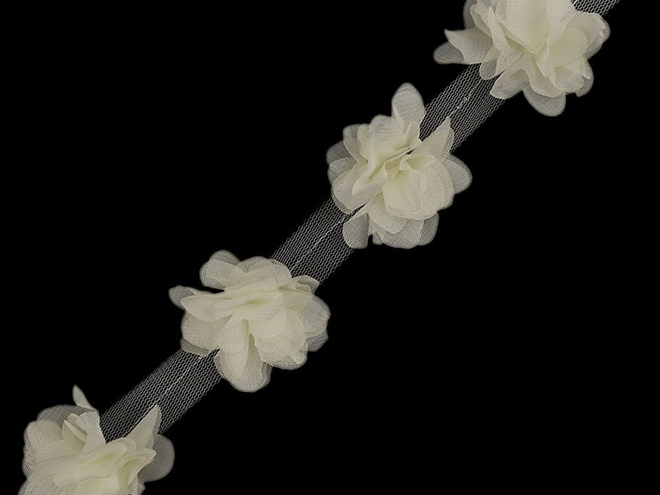 Prýmek květ na tylu šíře 60 mm, barva 18 krémová nejsvět.