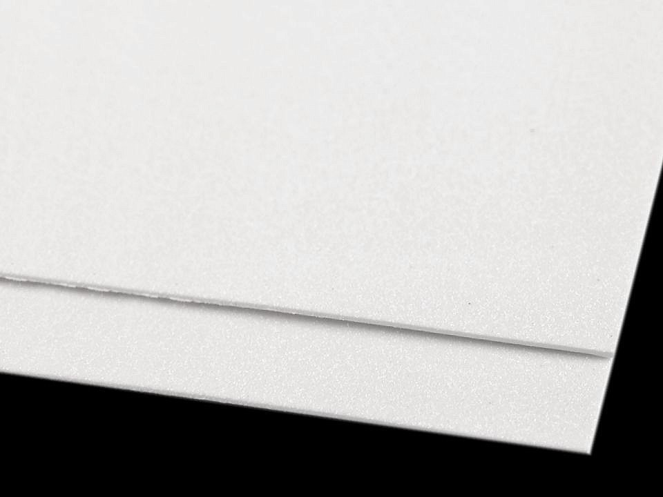 Pěnová guma Moosgummi s glitry 20x30 cm, barva 7 bílá