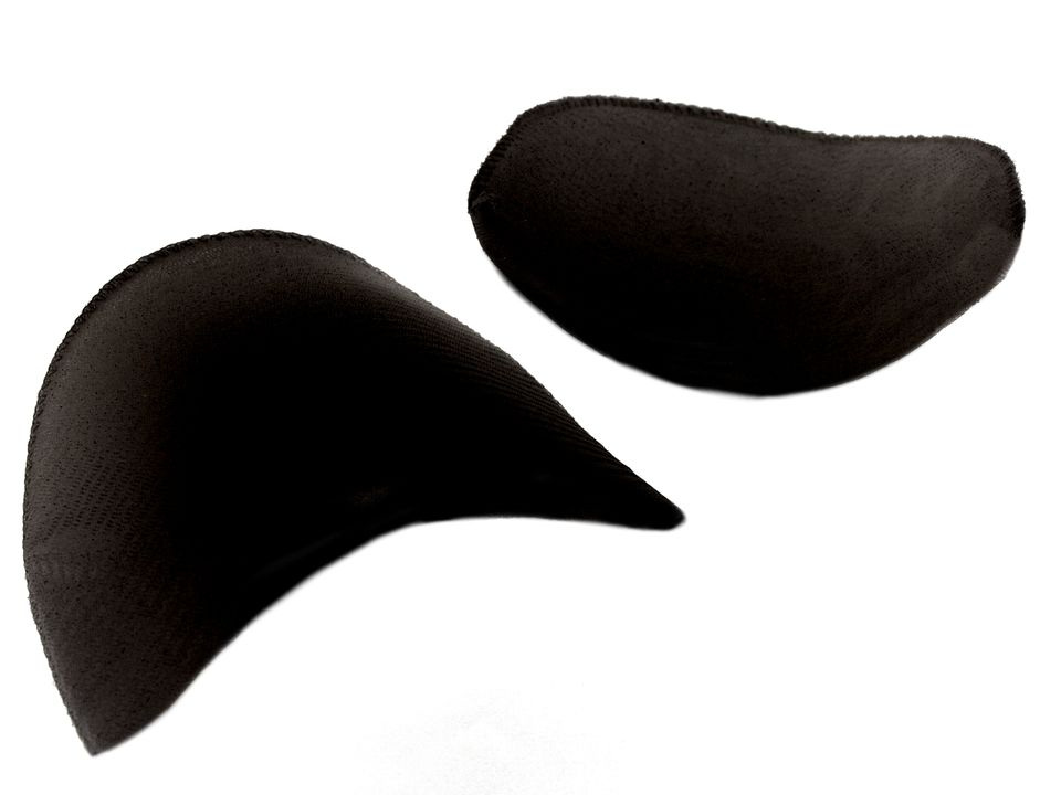 Vycpávky tloušťka 16-18 mm obšívané, barva černá