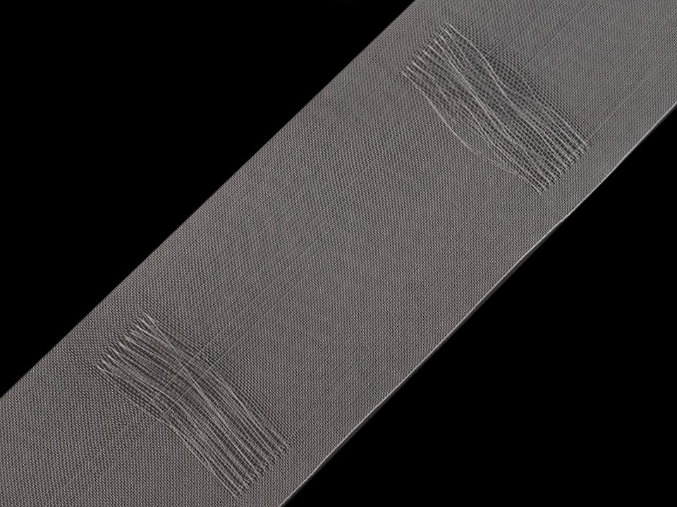 Záclonovka šíře 80 mm s poutky k navlečení na tyč; tužkové řasení, barva transparent