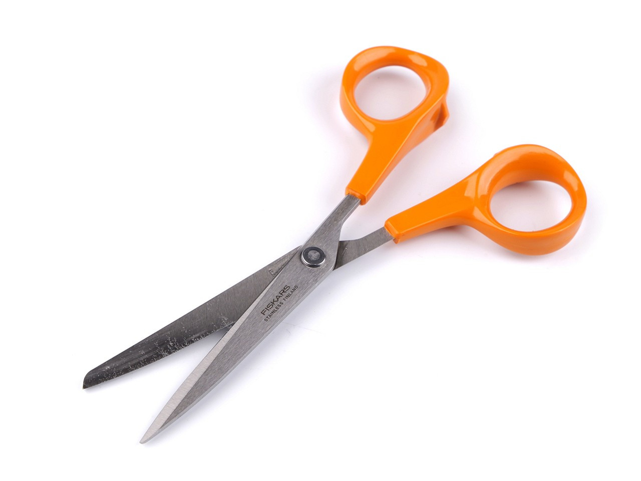 Nůžky na papír Fiskars délka 17 cm, barva oranžová