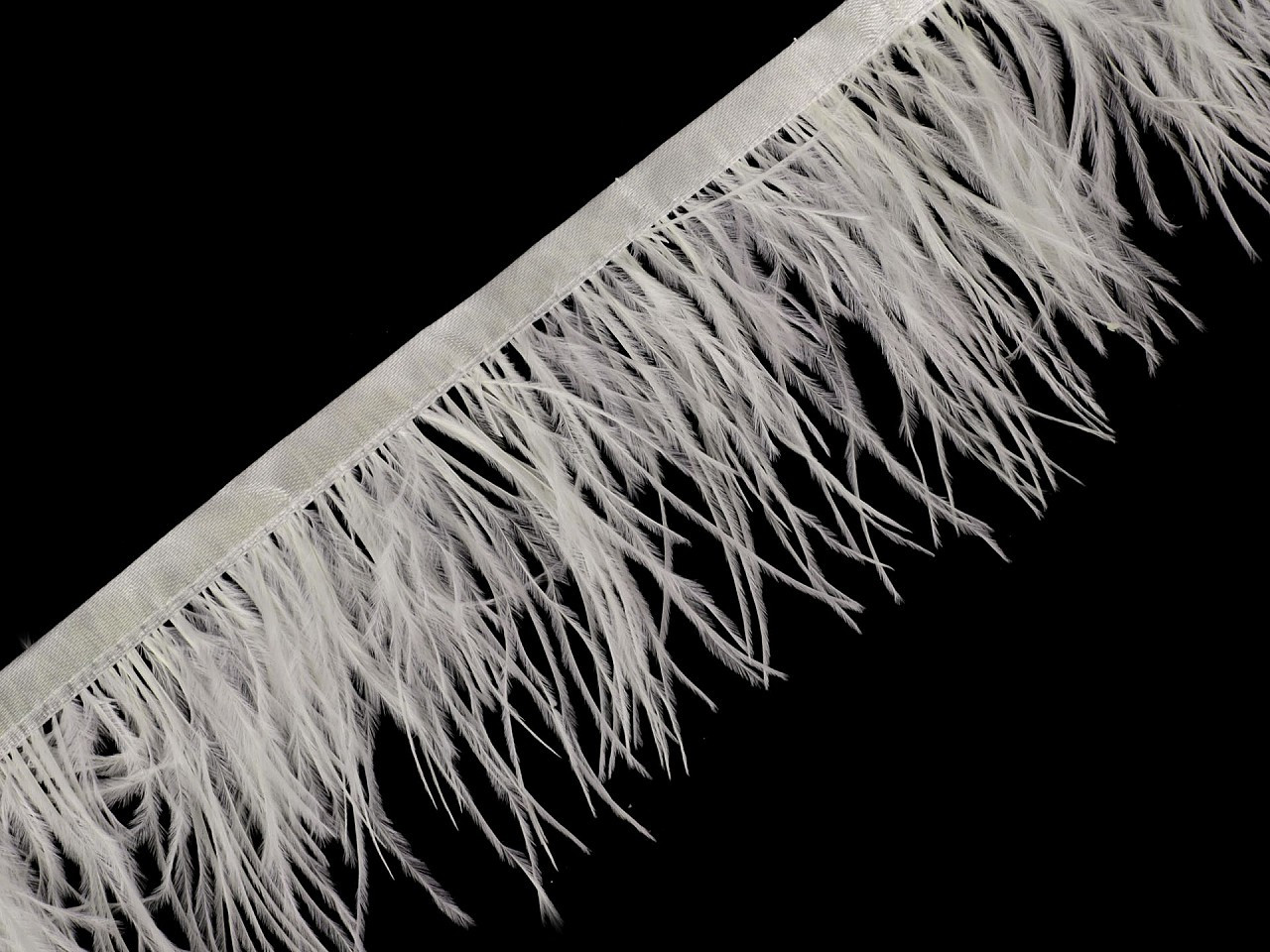 Prýmek - pštrosí peří šíře 11 cm, barva 2 Off White
