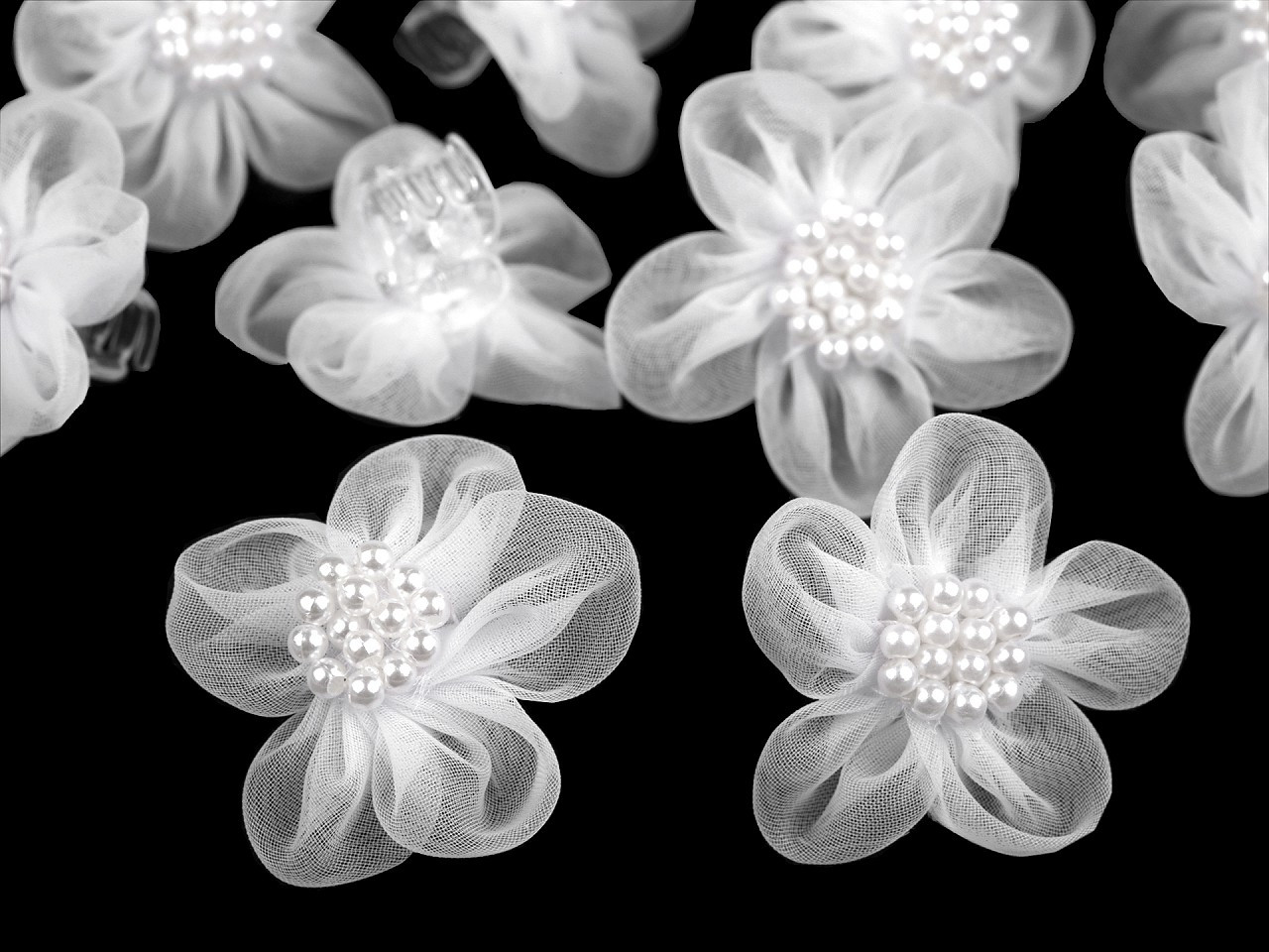 Fotografie Skřipec do vlasů s květem, barva 1 Ø3,5 cm bílá