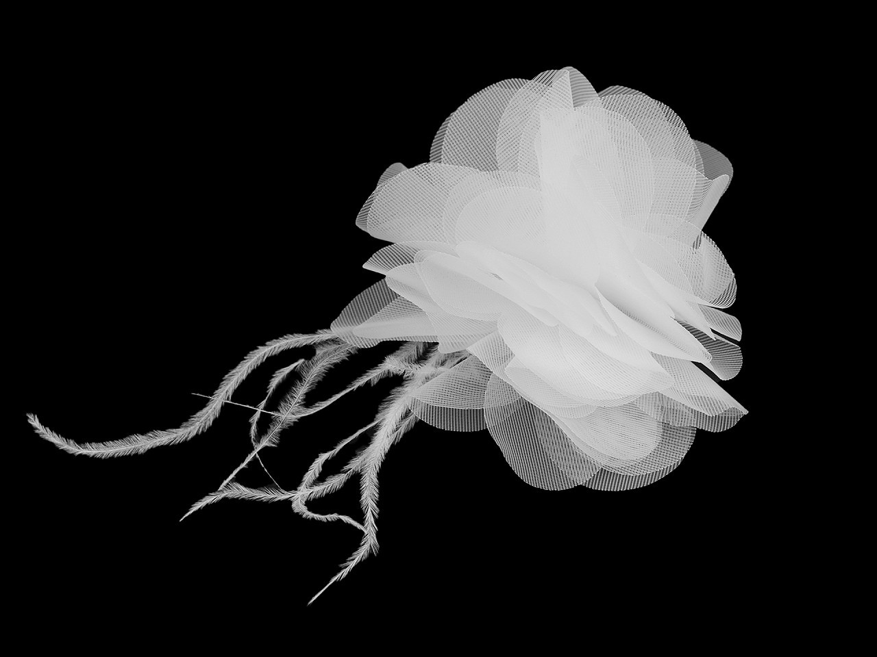 Šifónový květ s peřím k našití a nalepení Ø8-9 cm, barva 1 bílá