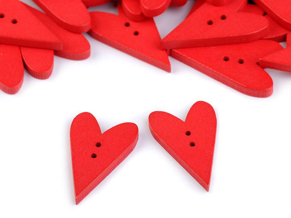 Dřevěný dekorační knoflík srdce, barva 3 červená
