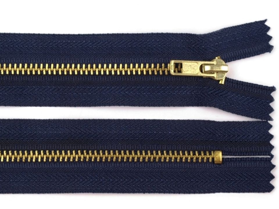Kovový / mosazný zip šíře 4 mm délka 20 cm kalhotový POL, barva Modrá tm.