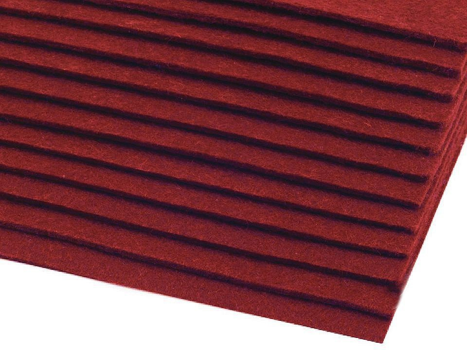 Látková dekorativní plsť / filc 20x30 cm, barva 11 (F04) červená karmínová