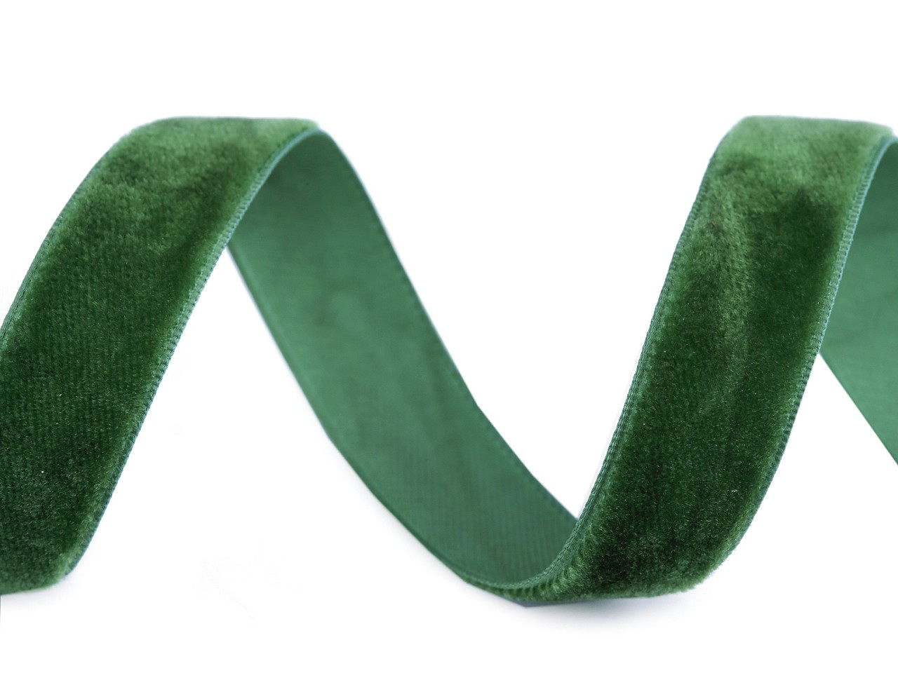 Sametová stuha šíře 15 mm, barva 111 zelená