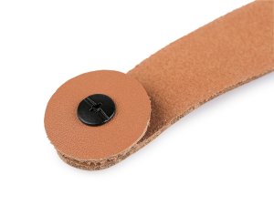 Kožené ucho / úchytka na košíky a víka se šroubovacím nýtem 2x15 cm