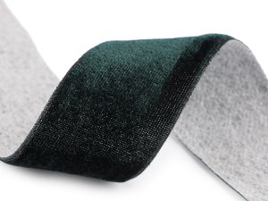 Sametová stuha na cívce ve vánočních barvách šíře 38 mm, návin 2,7 m