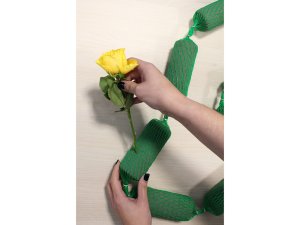 Girlanda z aranžovací hmoty na živé květiny