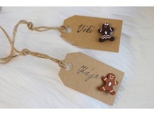 Knoflík imitující perníčky