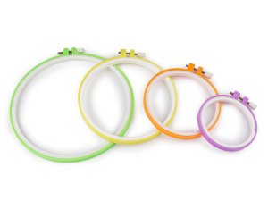 Vyšívací kruh plastový