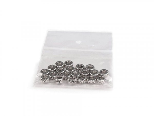 Kovové korálky / koncovky na šňůrky s listy 3x8 mm