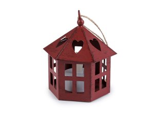 Kovová lucerna svítící k zavěšení