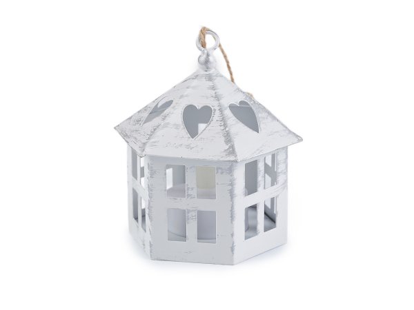 Kovová lucerna svítící k zavěšení