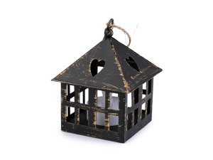 Kovová lucerna svítící k zavěšení