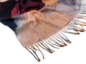 Šátek s třásněmi květy 105x105 cm