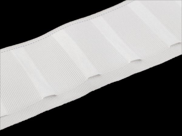 Řasící stuha na závěsy šíře 75 mm s poutky na kovové háčky