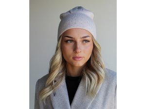 Dámská čepice s kamínky