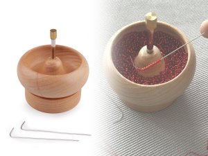 Dřevěný mlýnek k navlékání rokajlu Ø9 a 10 cm s jehlou