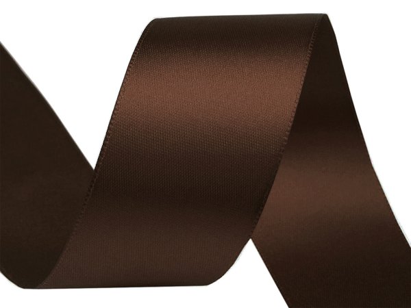 Atlasová stuha oboulící svazky po 5 m šíře 40 mm