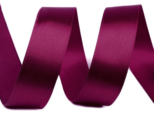 Atlasová stuha svazky po 5 m šíře 25 mm