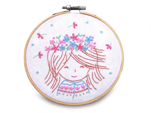 Dětská dárková sada na vyšívání s předtištěným motivem