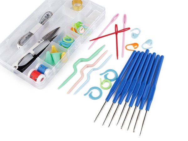 Sada háčků a pomůcek na háčkování v boxu