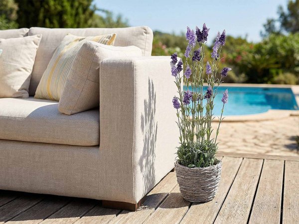 Umělá levandule v proutěném květináči, výška 78 cm