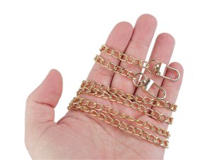 Řetízek na kabelky s karabinou délka 125 cm, šíře 6 mm