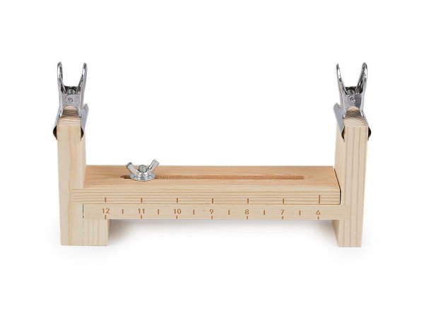 Dřevěný stav na pletení náramků a náhrdelníků, nastavitelný