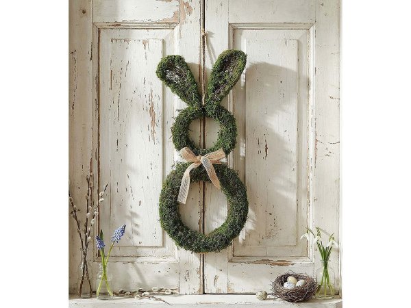 Velikonoční zajíček z proutí a mechu k zavěšení a k dalšímu dotvoření