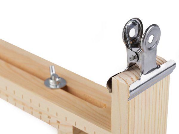 Dřevěný stav na pletení náramků a náhrdelníků, nastavitelný