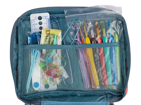 Sada háčků a pomůcek na háčkování v pouzdře