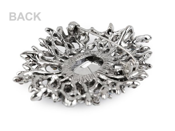 Brož s broušenými kamínky a kamenem