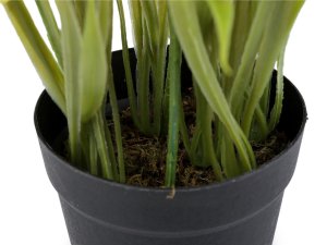 Umělé narcisy v květináči