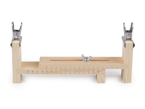 Dřevěný stav na pletení náramků a náhrdelníků, nastavitelný