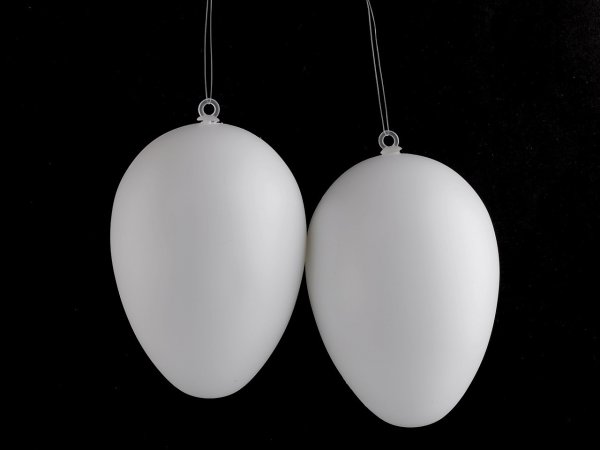 Plastové vejce 6,3x8,8 cm se závěsem