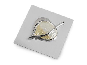 Magnetická brož s broušenými kamínky list