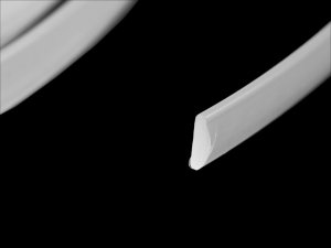 Kostice plastová plochá hladká šíře 6 mm