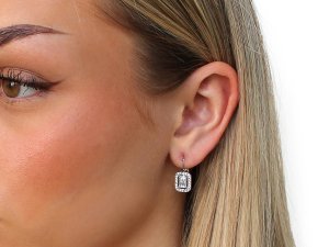 Náušnice z nerezové oceli s broušenými kamínky