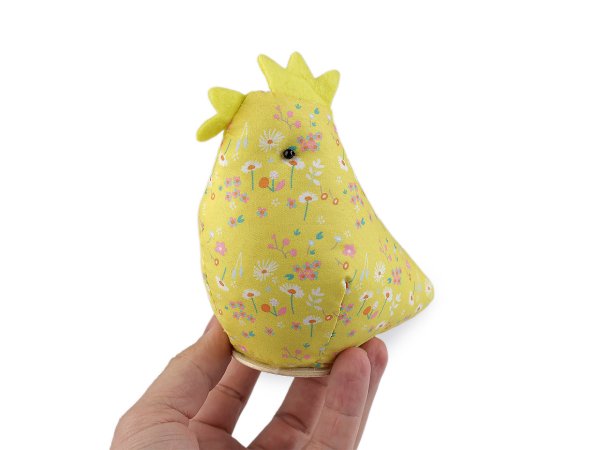 Textilní slepička k jarnímu aranžování