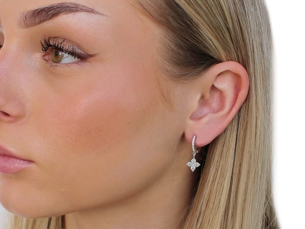 Náušnice z nerezové oceli s broušenými kamínky květ