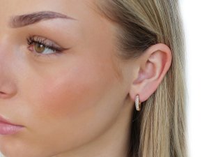 Náušnice z nerezové oceli s broušenými kamínky