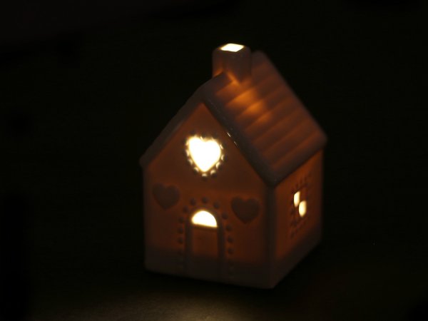 Porcelánový domeček svítící