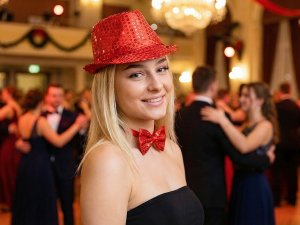 Klobouk s flitry na karneval a párty