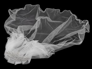 Čelenka / korunka do vlasů se závojem